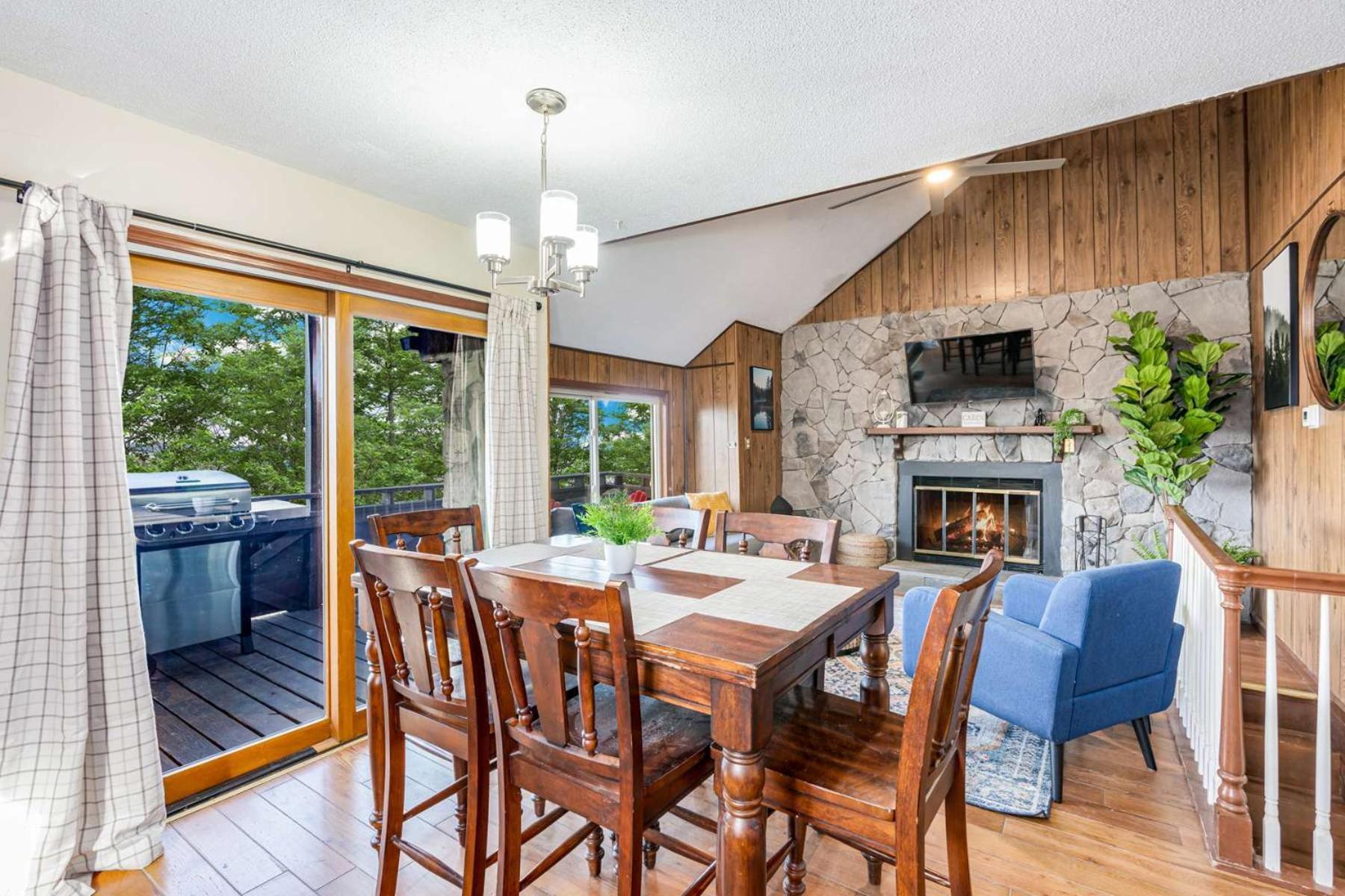 Amazing Views, Hot Tub, Fire Pit, Deck & Fireplace Inwood Exterior foto